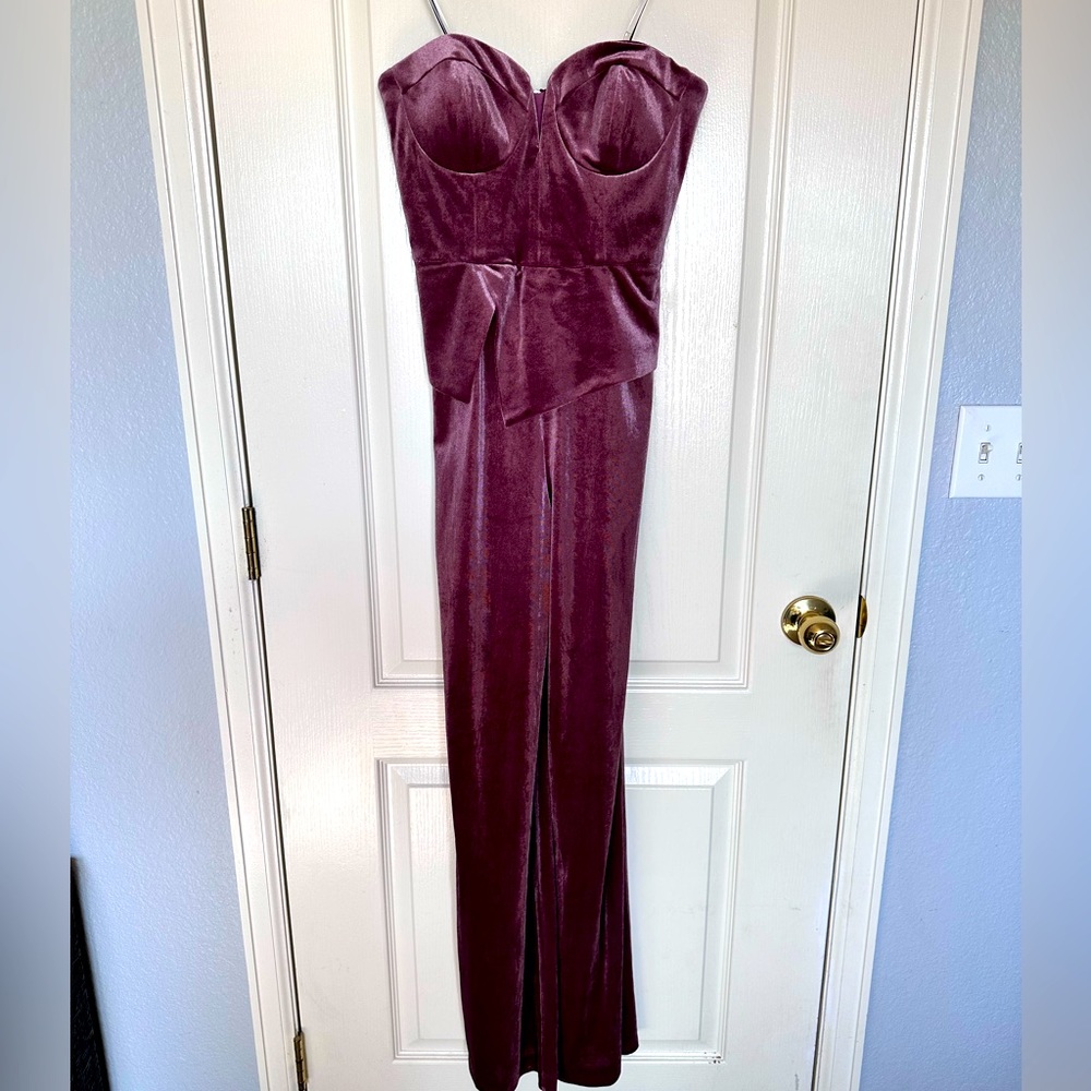 Beautiful purple velvet strapless jumpsuit. Wide leg, size small.
